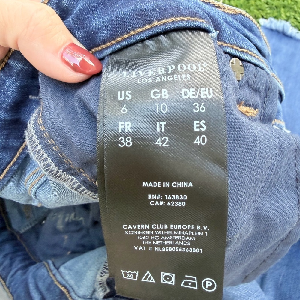 Liverpool Light Blue The High Rise Ankle Denim Jeans - Picture 7 of 9